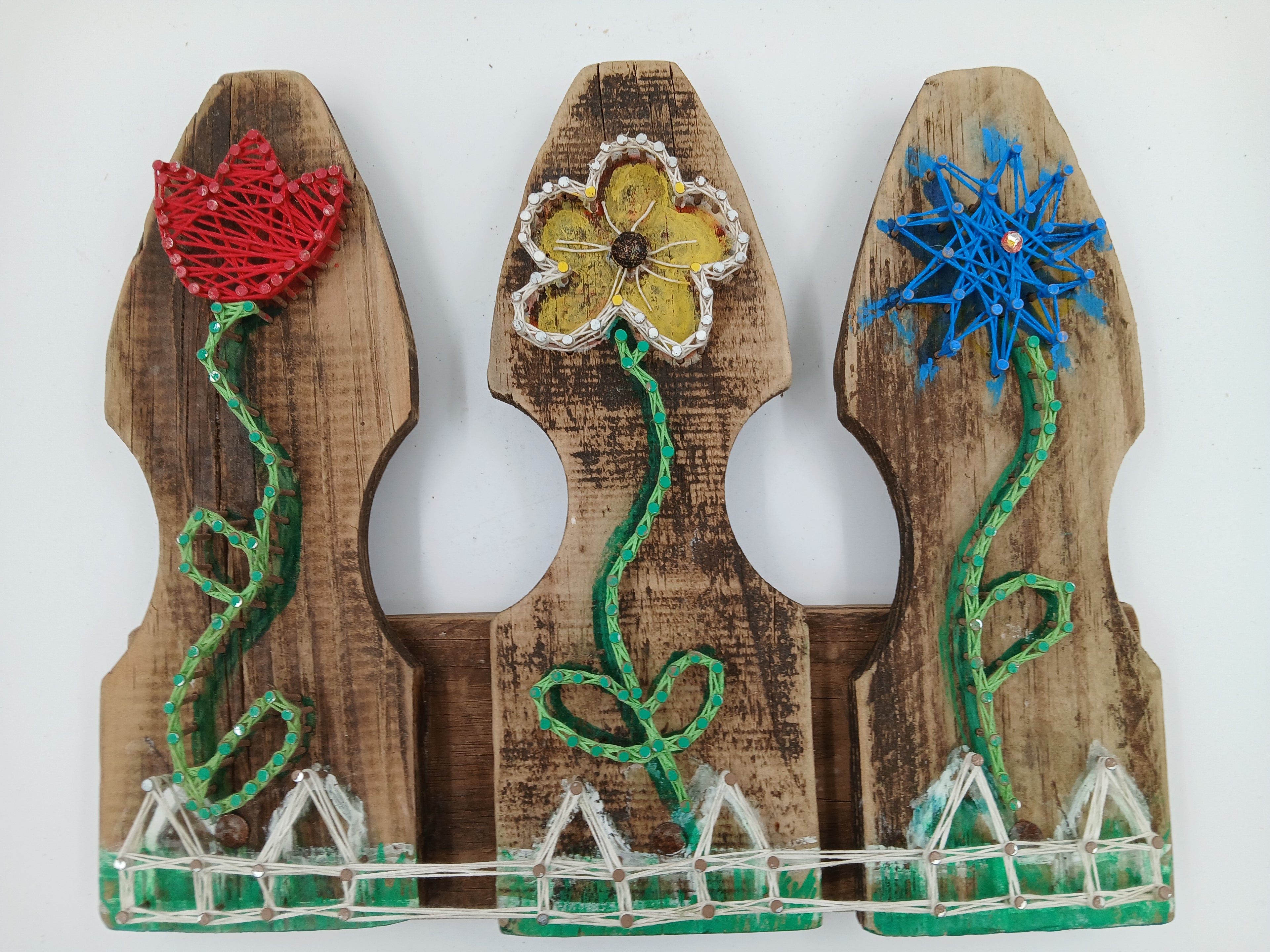 12" x 10" String Art Vintage Fence Post Red White Blue Yellow Flowers White Fence Nails String Gardening Vintage Garden Collection Hand Made Gifts Mothers Grandmothers Aunts Sisters