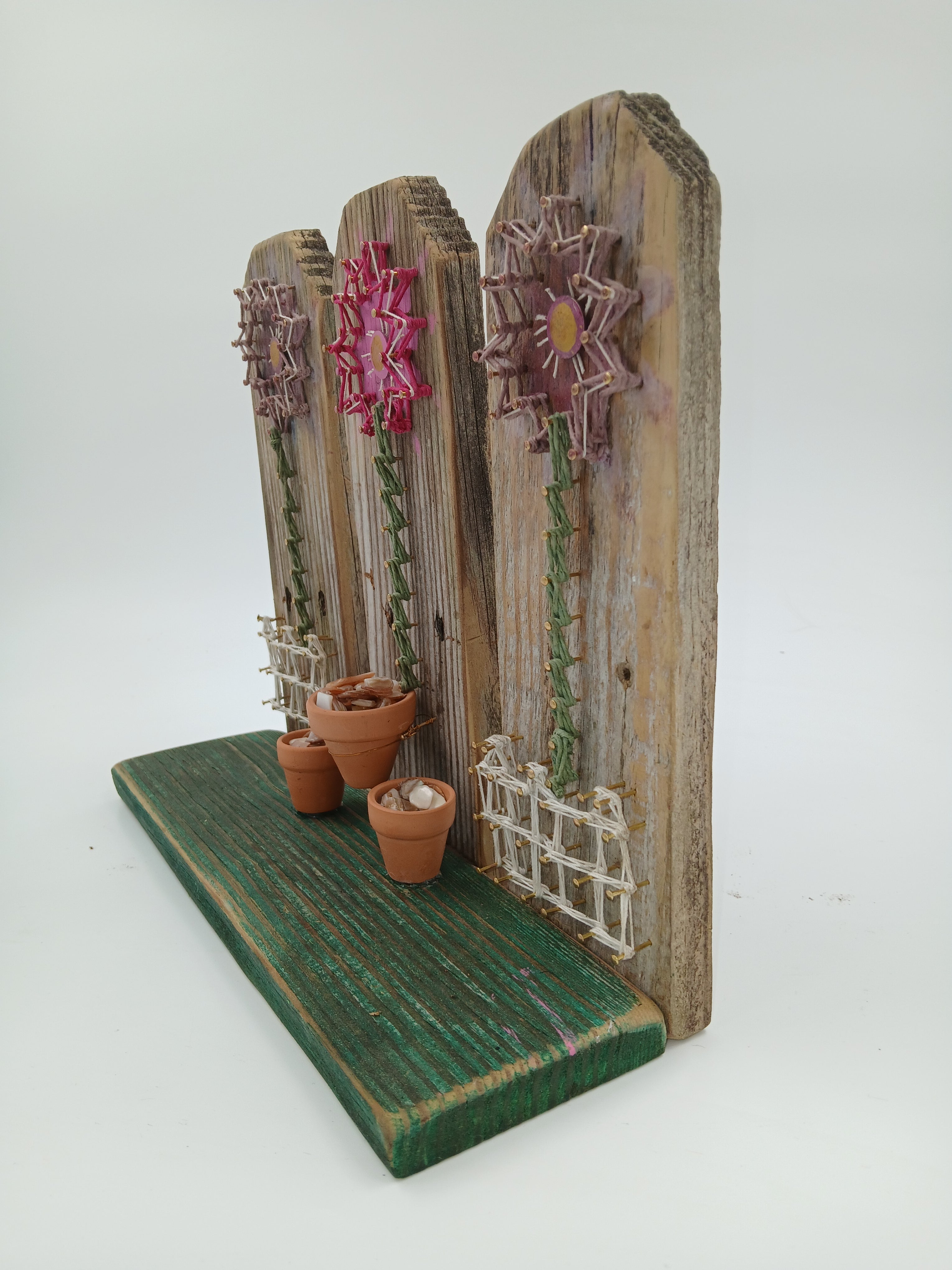 12" x 10" String Art Vintage Fence Post Pink Purple Flowers Small Pots Rocks Nails String Gardening Vintage Garden Collection Hand Made Gifts Mothers Grandmothers Aunts Sisters