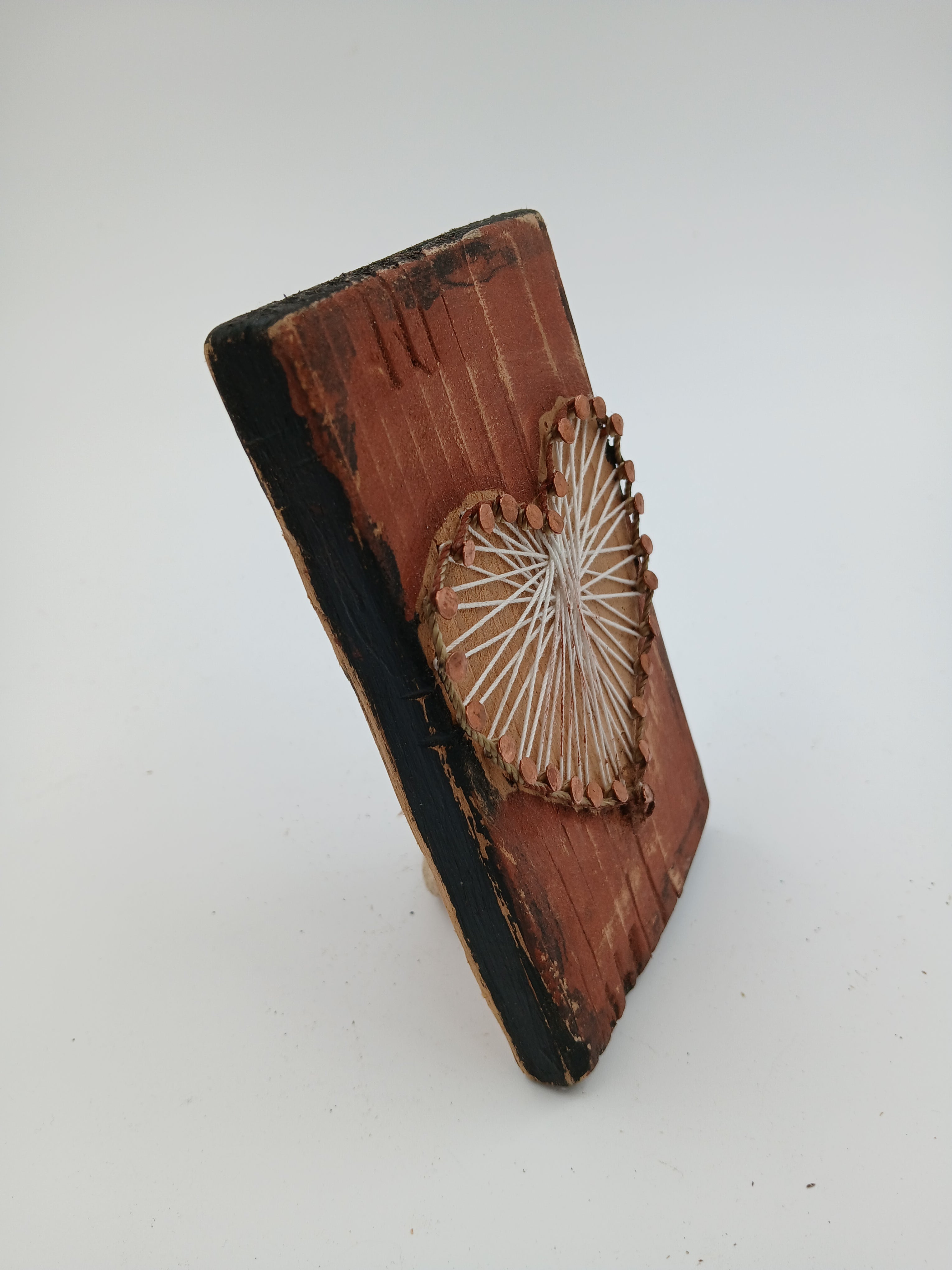 6" x 3.5" String Art Small Heart Nails String Vintage Heart Collection Gold Nails Collection Hand Made Gifts Mom Friend Sister Brothers Dad Uncle Grandpa girl Woman Craft Gifts